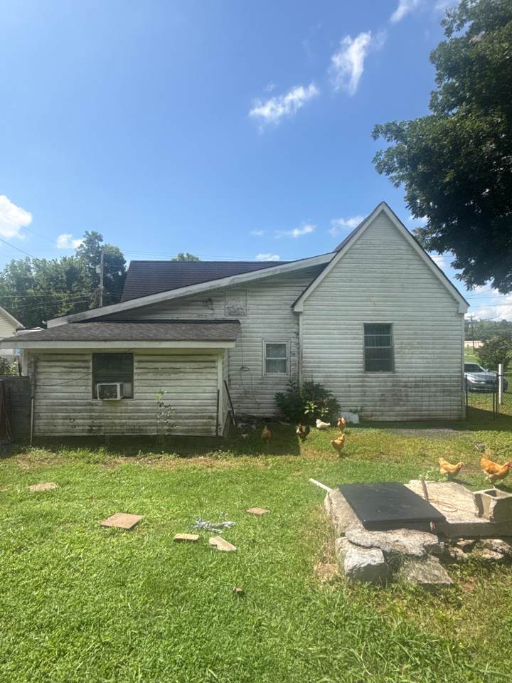 124 E 2nd St - Photo 1