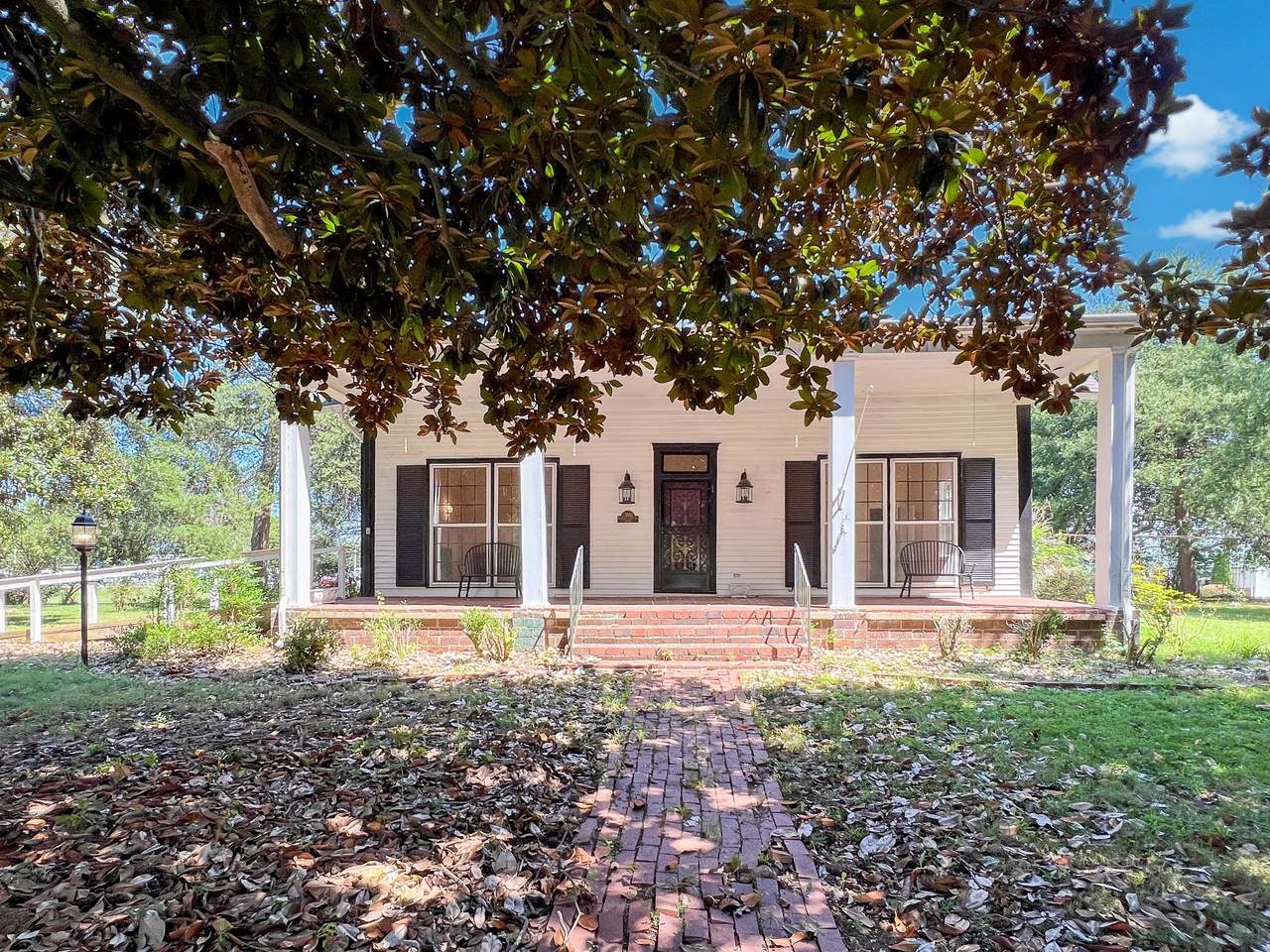 219 Old Mill Rd - Photo 1