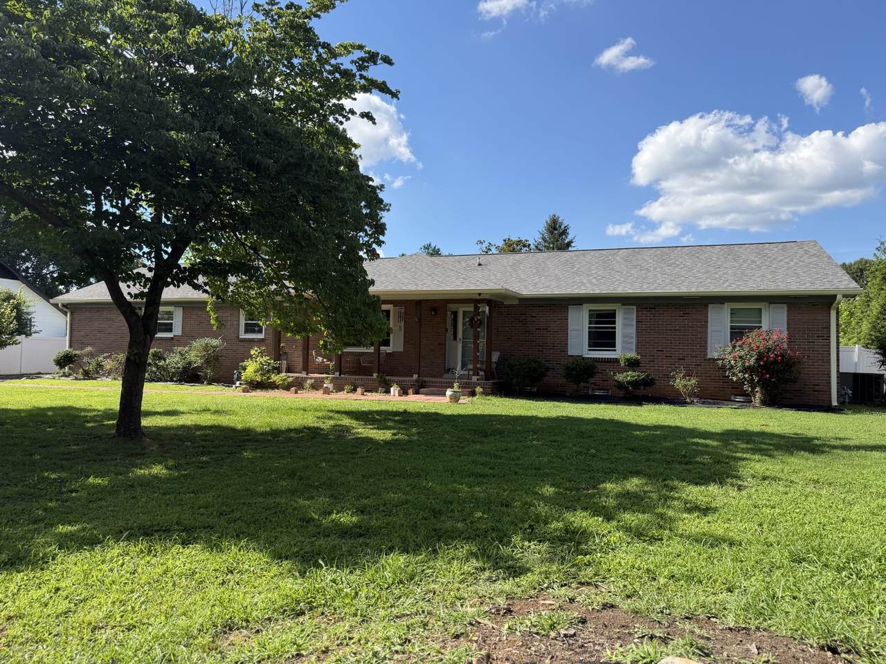 5042 Creekside Dr - Photo 1