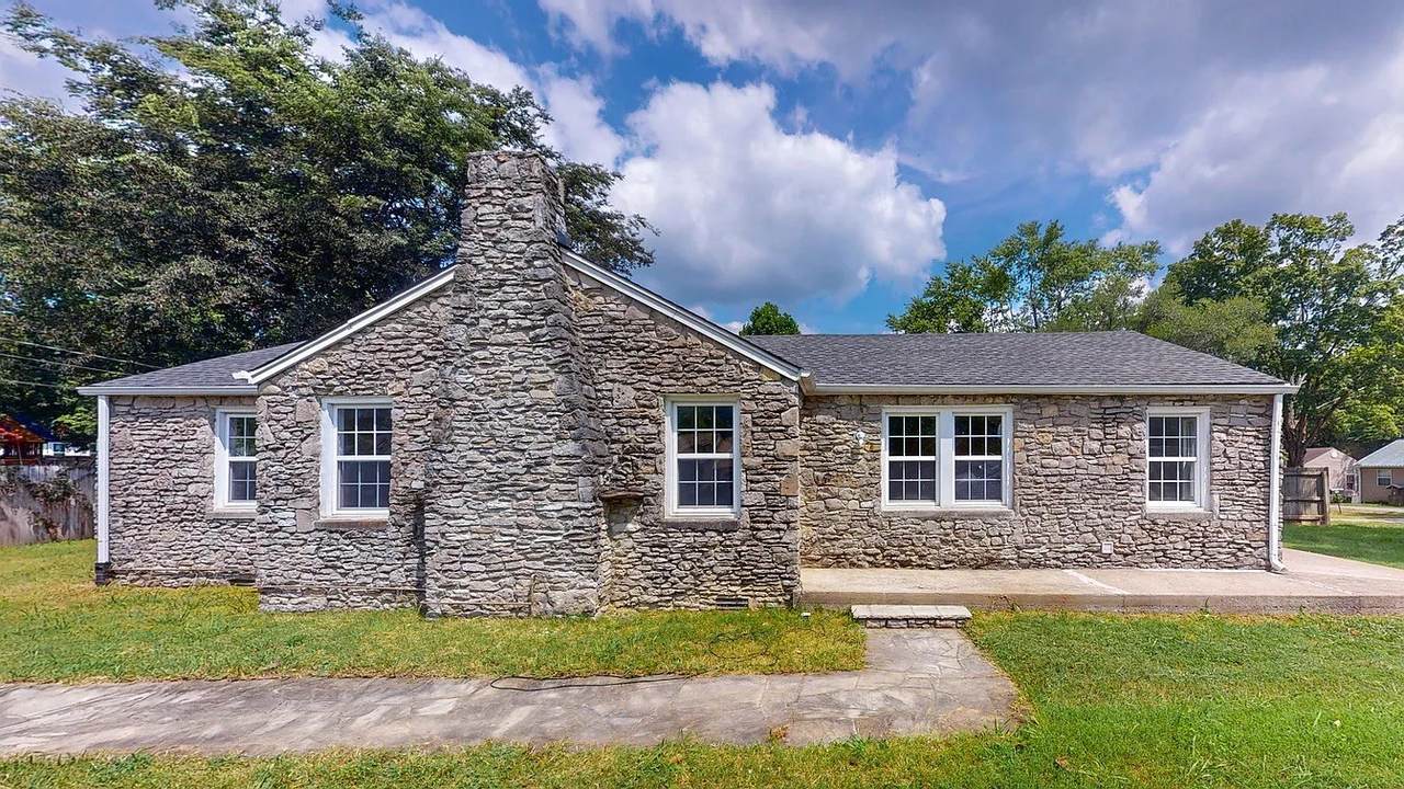 246 E Woodrow St - Photo 1