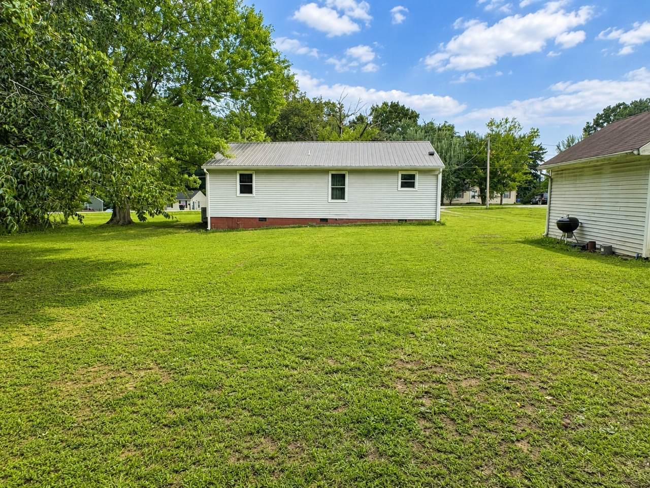 https://bt-photos.global.ssl.fastly.net/nashville/1280_boomver_1_RTC3288023-1.jpg