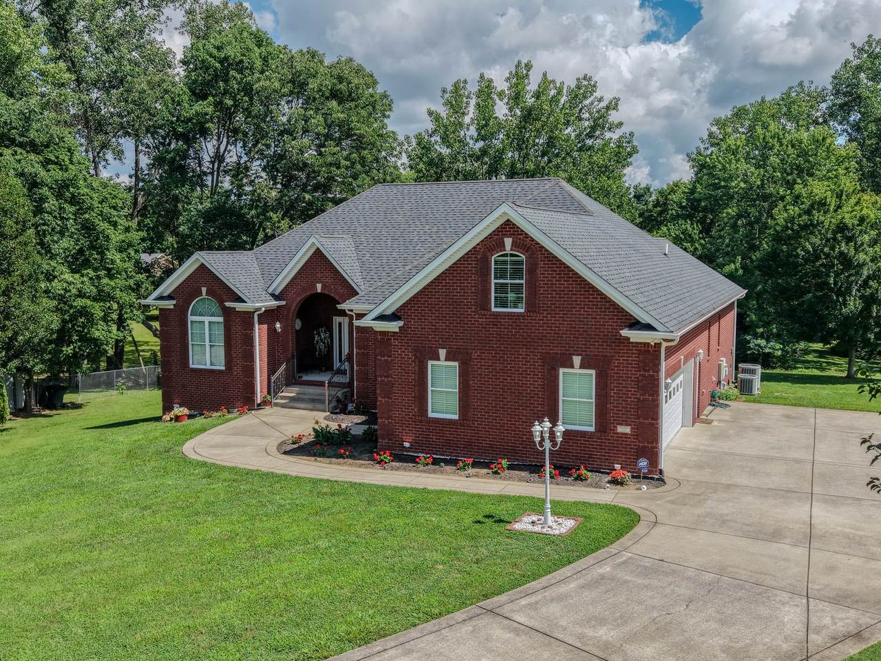 https://bt-photos.global.ssl.fastly.net/nashville/1280_boomver_1_RTC3288053-1.jpg