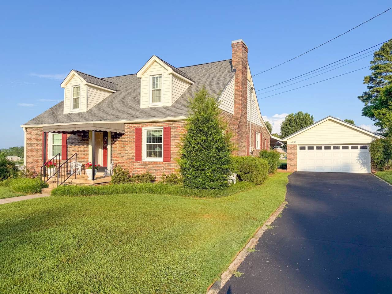 326 Ballentine St - Photo 1