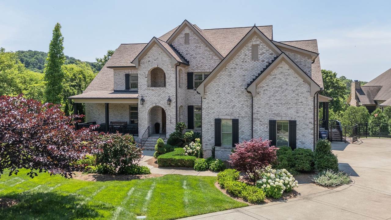 2205 Stardust Ct - Photo 1