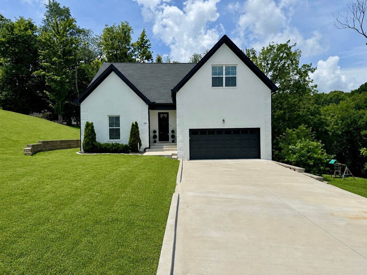 486 David Ave - Photo 1