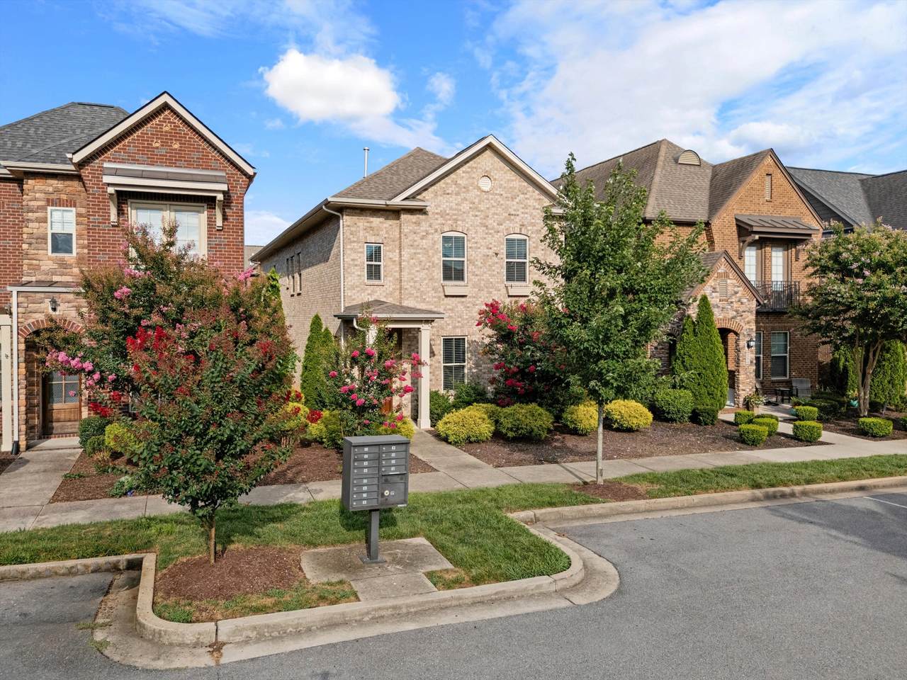 https://bt-photos.global.ssl.fastly.net/nashville/1280_boomver_1_RTC3288272-1.jpg