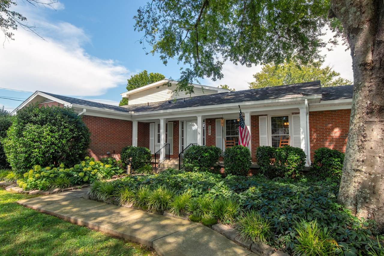 2010 Sanders Ct - Photo 1