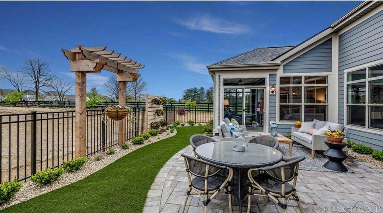16 Crown Jewel Drive - Photo 1