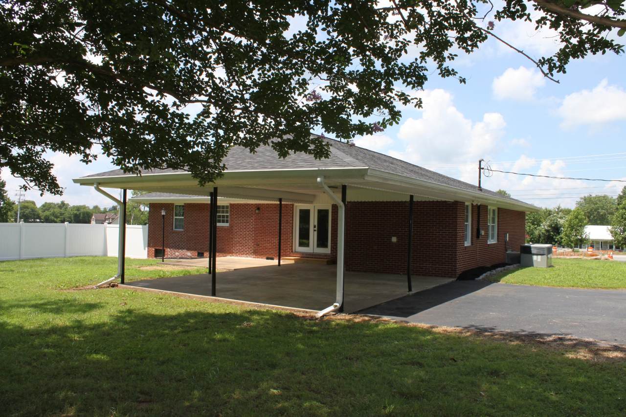 https://bt-photos.global.ssl.fastly.net/nashville/1280_boomver_1_RTC3288360-1.jpg