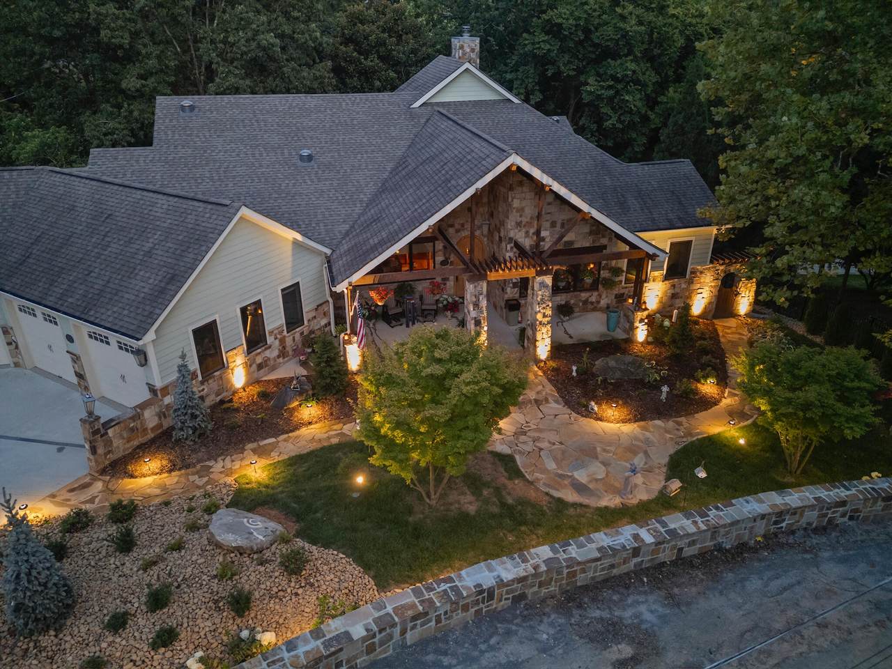 125 Fleetwood Drive - Photo 1