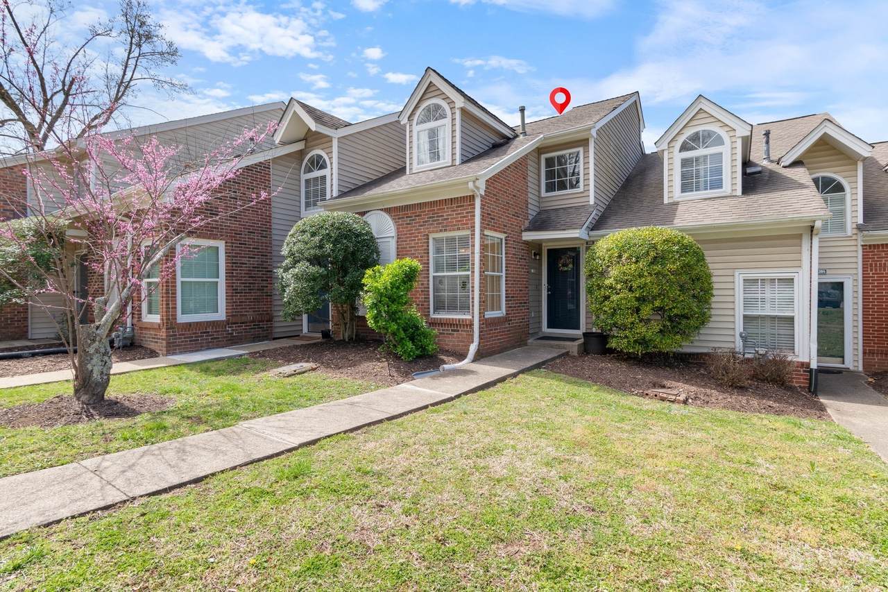 306 Yorkshire Cir - Photo 1
