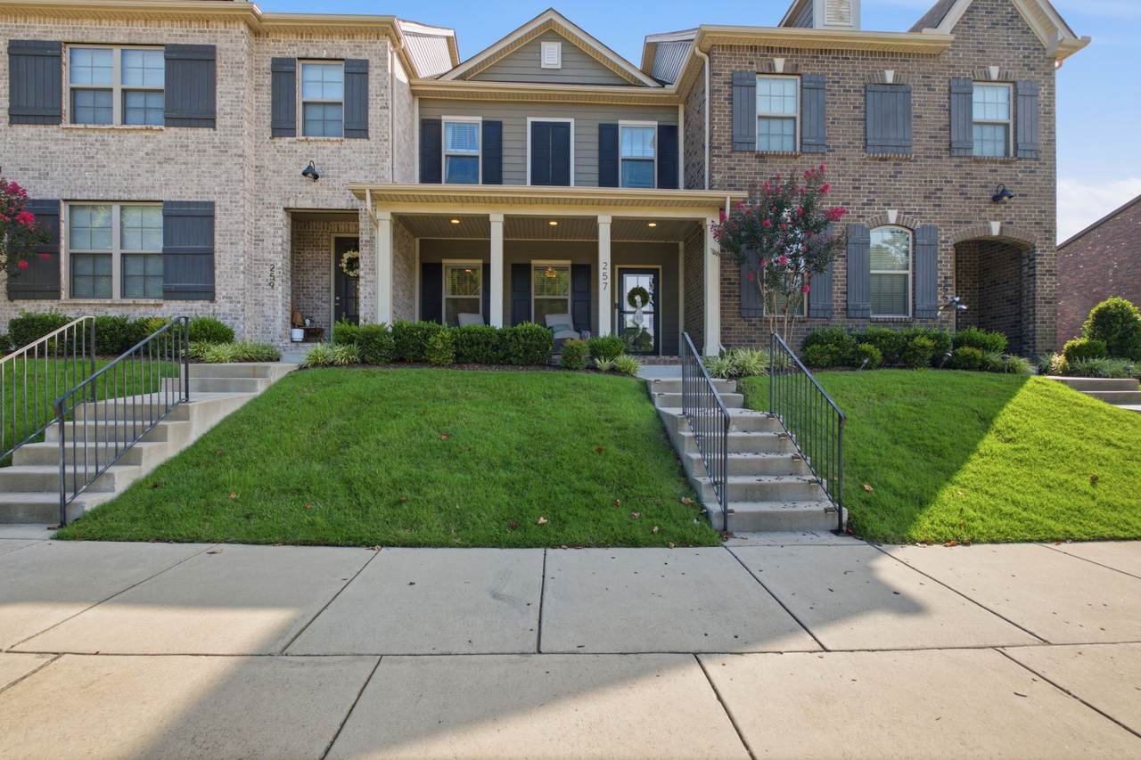 257 Claremont Ct - Photo 1