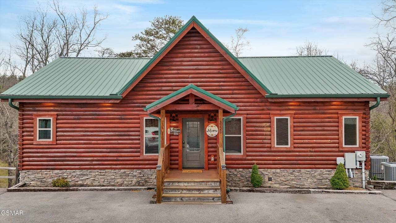 3226 White Falcon Way - Photo 1