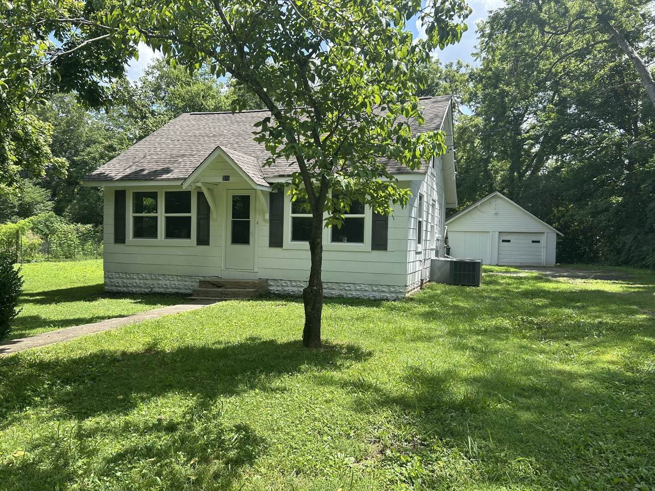 316 Yearwood Ave - Photo 1