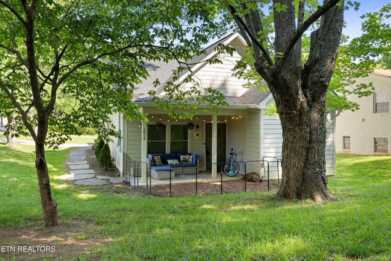 1019 Broyles Ave - Photo 1