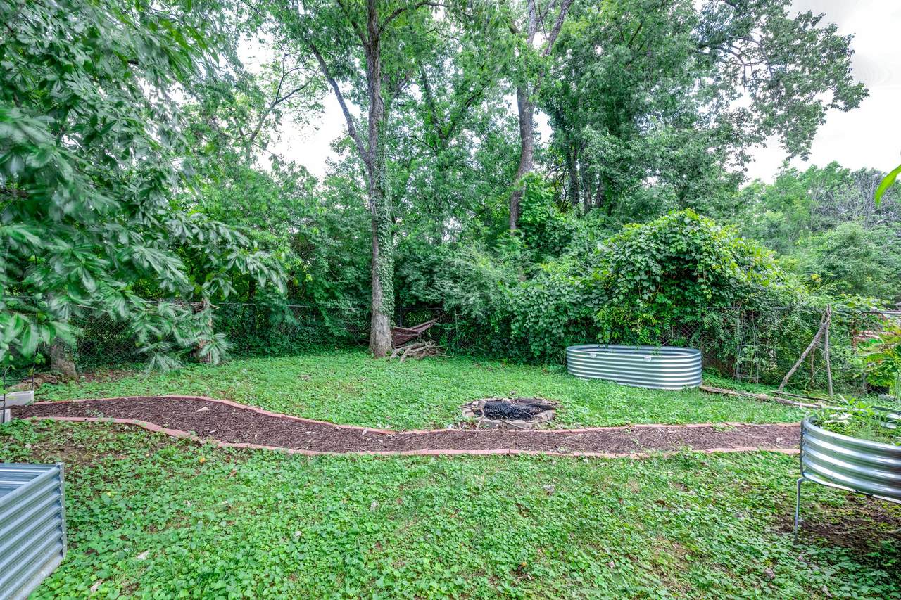 2604 Vista Ln - Photo 1