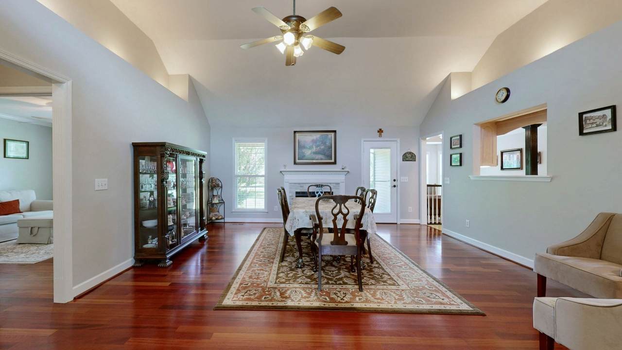 https://bt-photos.global.ssl.fastly.net/nashville/1280_boomver_1_RTC3295023-1.jpg