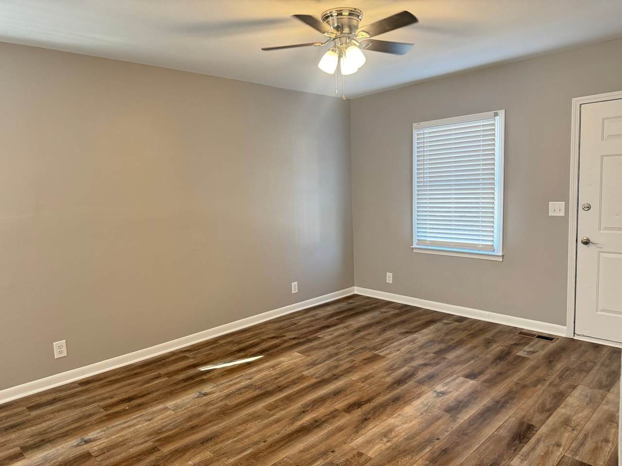 https://bt-photos.global.ssl.fastly.net/nashville/1280_boomver_1_RTC3297853-1.jpg