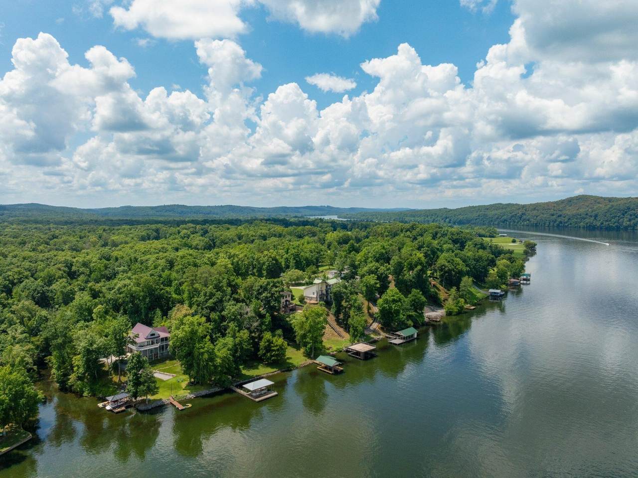 https://bt-photos.global.ssl.fastly.net/nashville/1280_boomver_1_RTC3297858-1.jpg