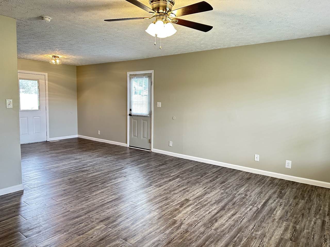 https://bt-photos.global.ssl.fastly.net/nashville/1280_boomver_1_RTC3297866-1.jpg