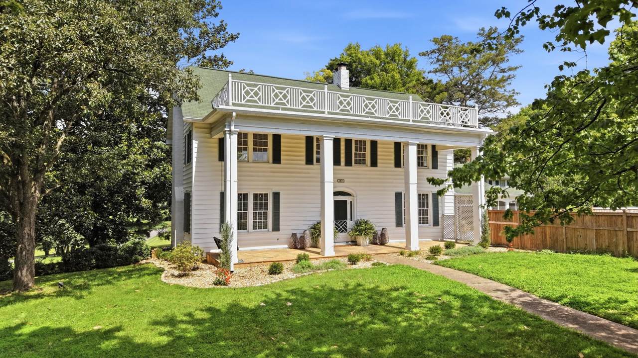 2035 Woodchase Close - Photo 1