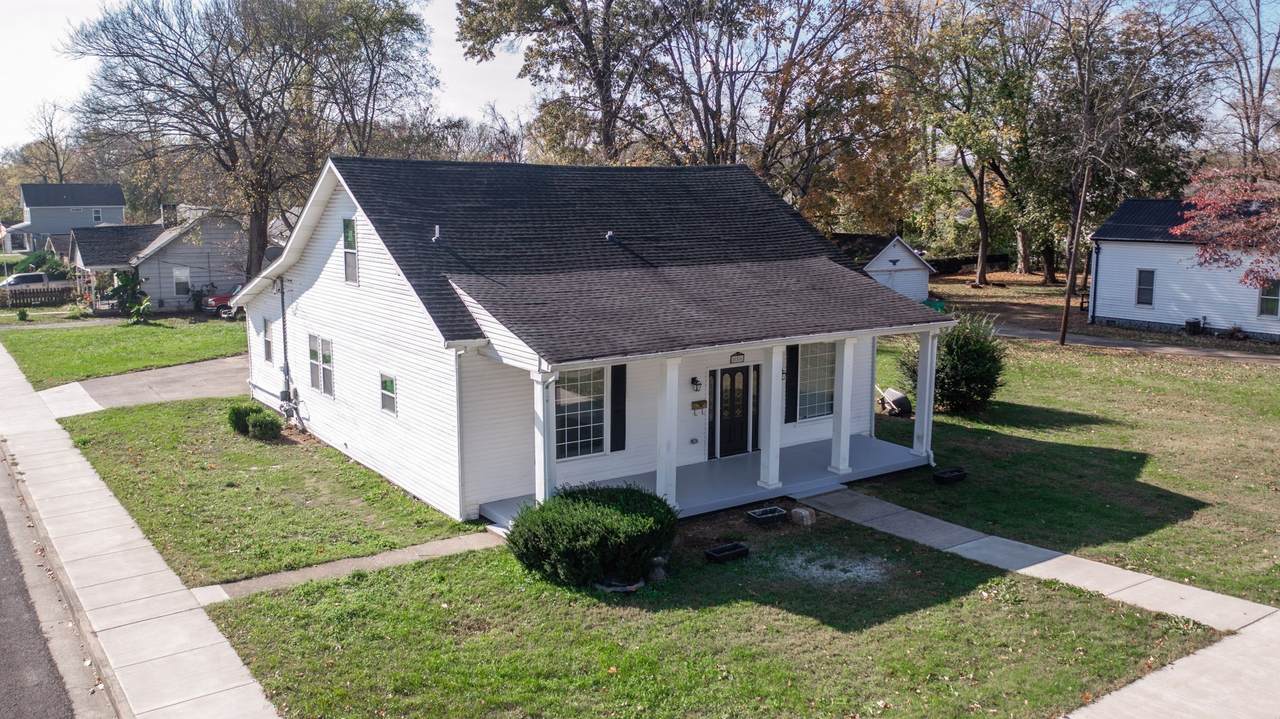 556 E Vine St - Photo 1