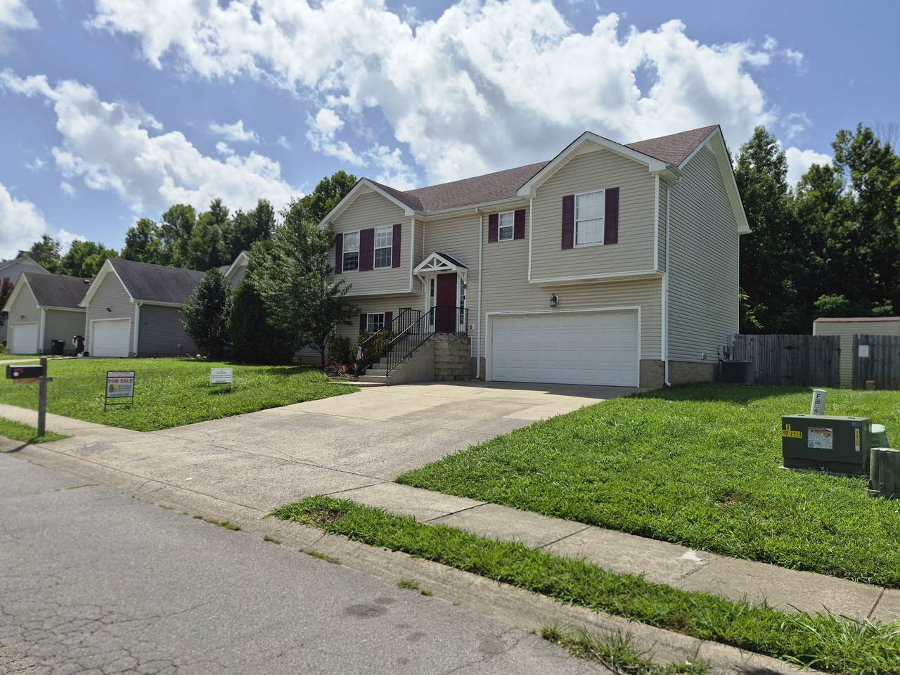 1401 Mutual Dr - Photo 1