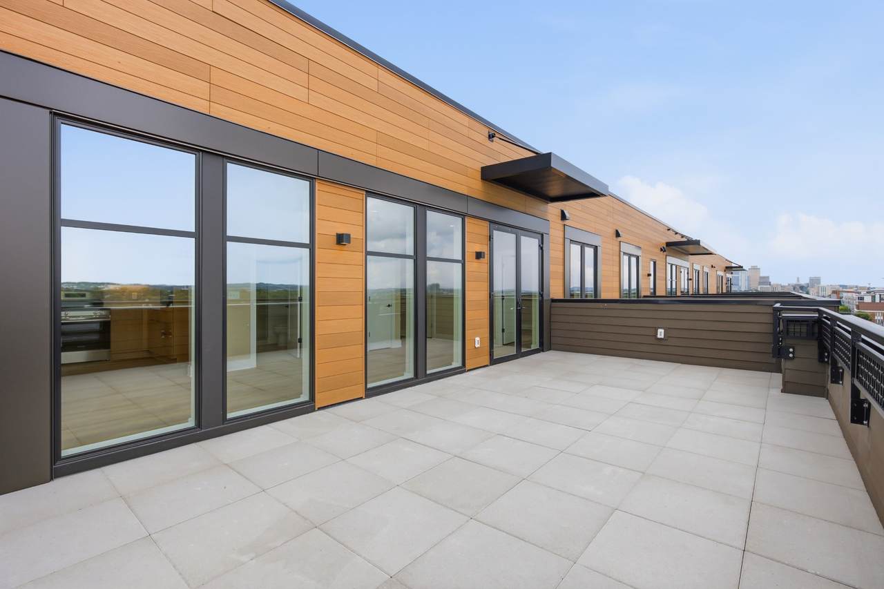730 Main St - Photo 1