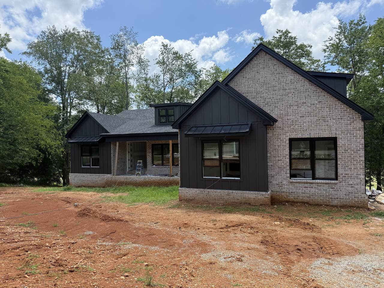 618 Indian Creek Rd - Photo 1