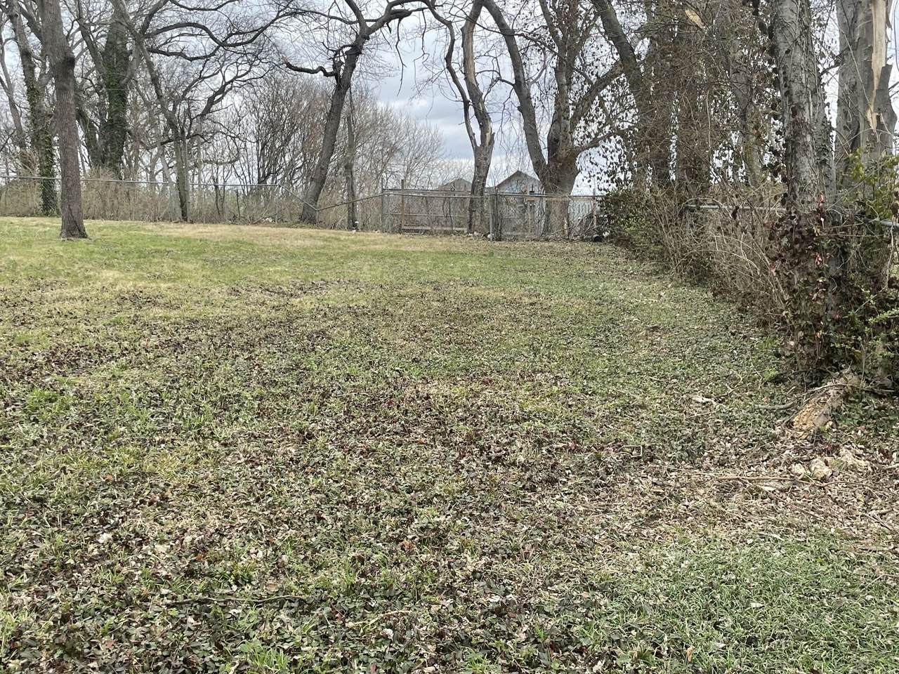 420 Mallory St - Photo 1