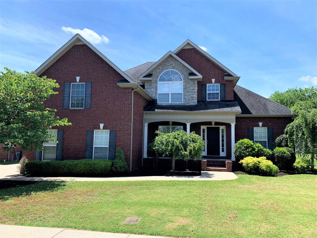 320 Foundry Cir - Photo 1