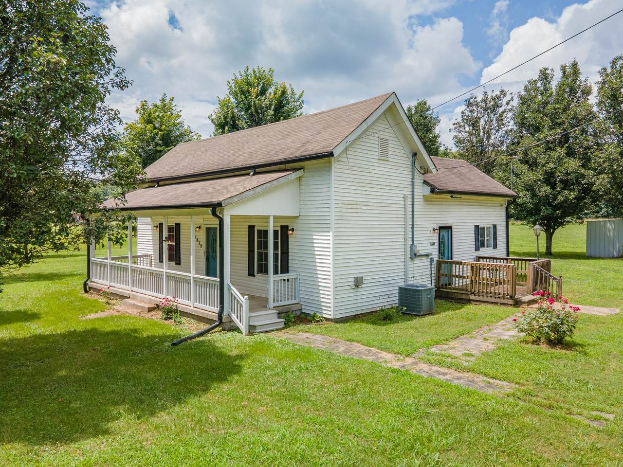 1625 Fishing Ford Rd - Photo 1