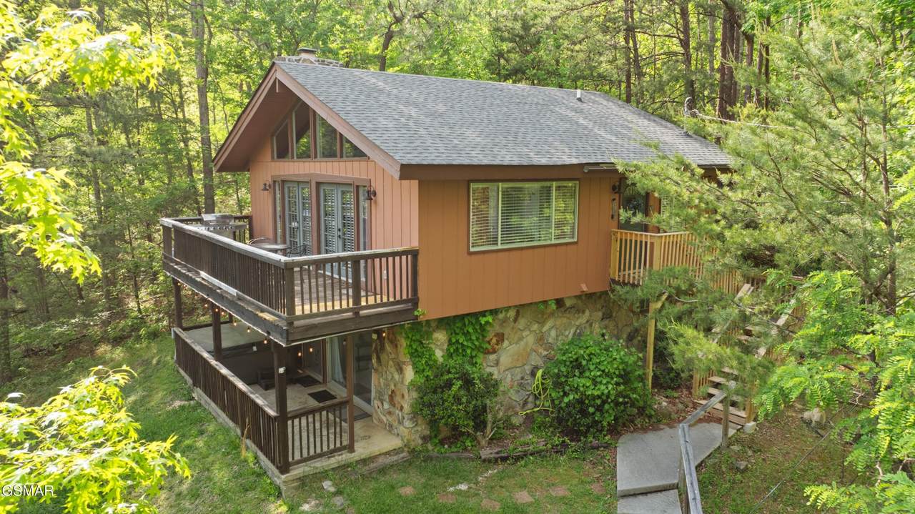 715 Upper Windsor Way - Photo 1