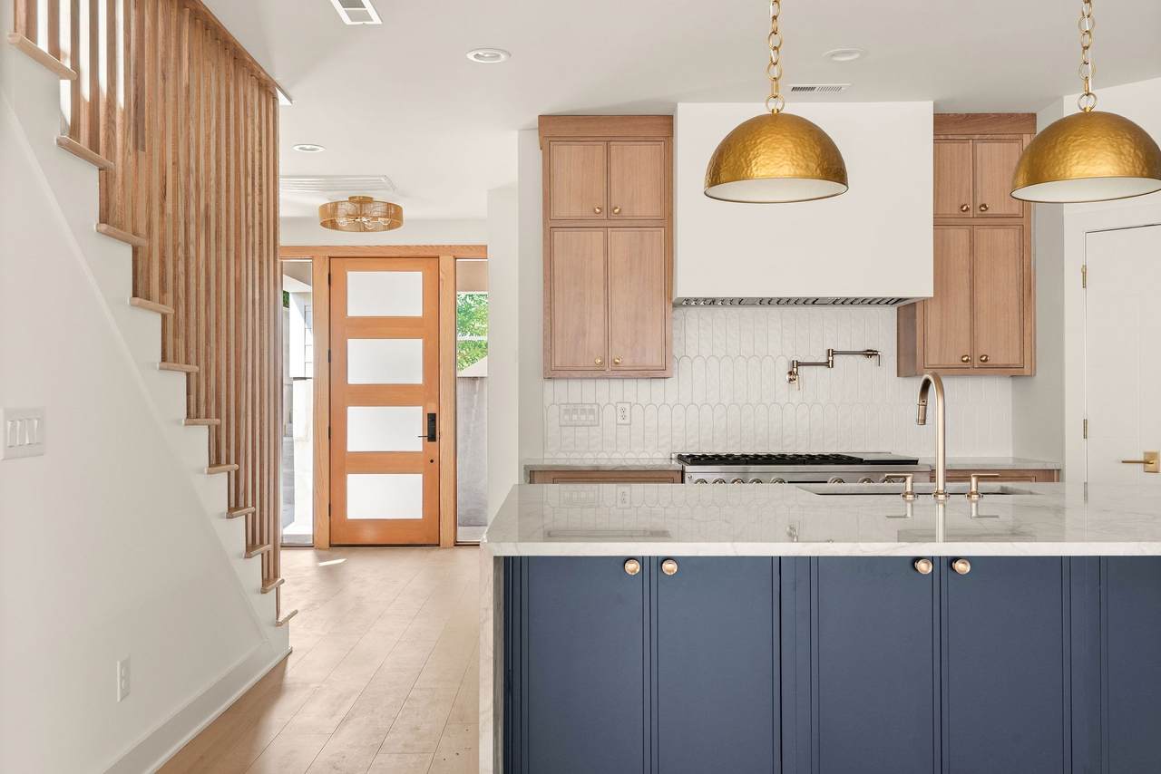 1609 5th Ave - Photo 1