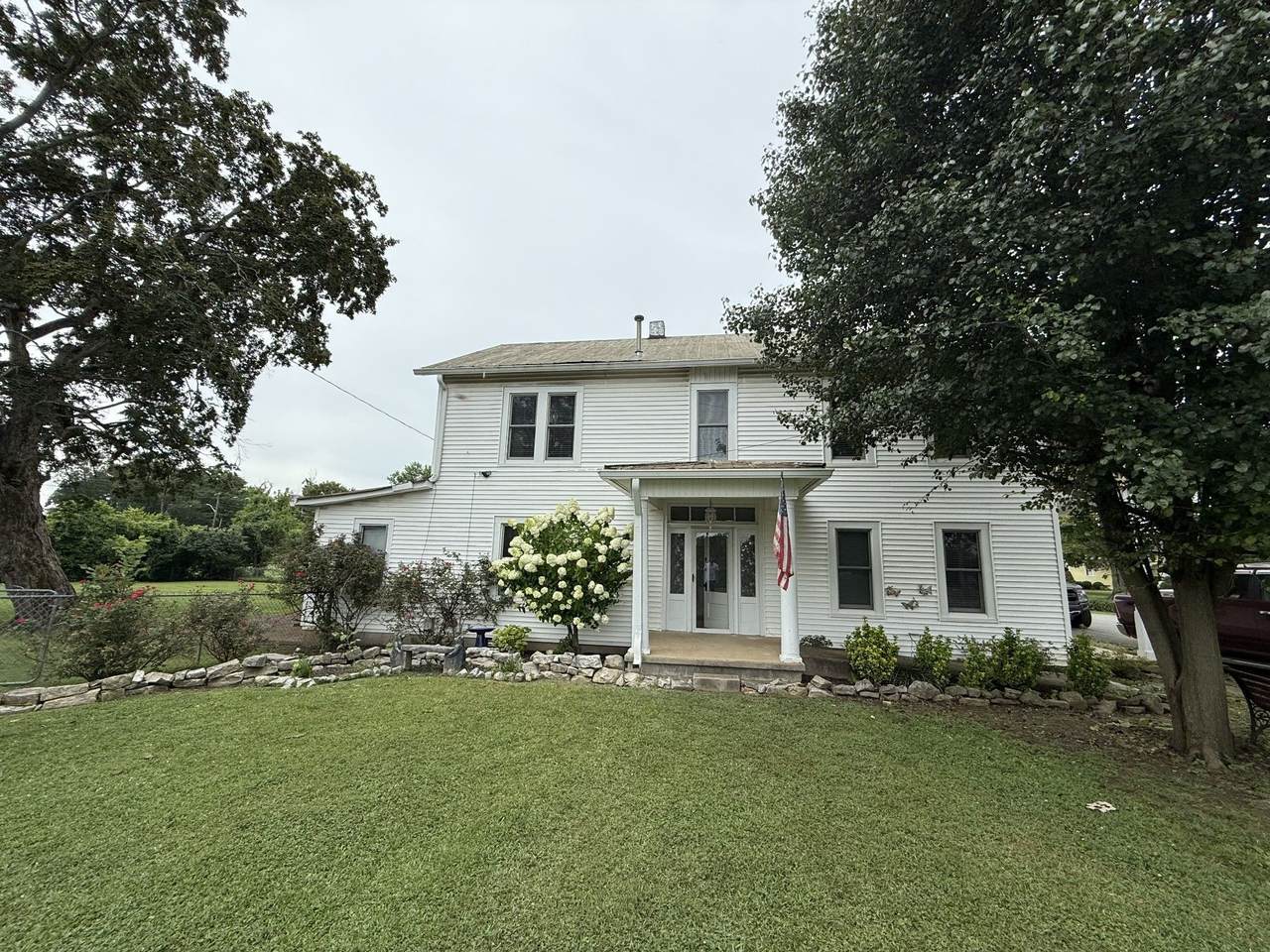 708 Main St - Photo 1