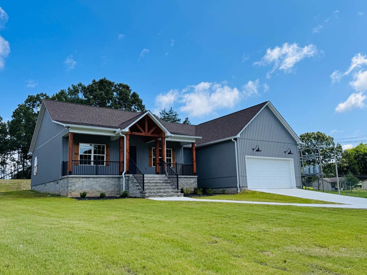 58 Hall St - Photo 1