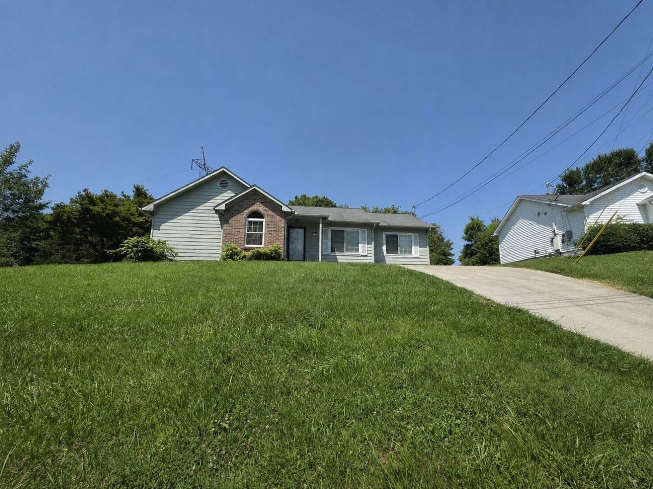 2001 Hyde Park Ln - Photo 1