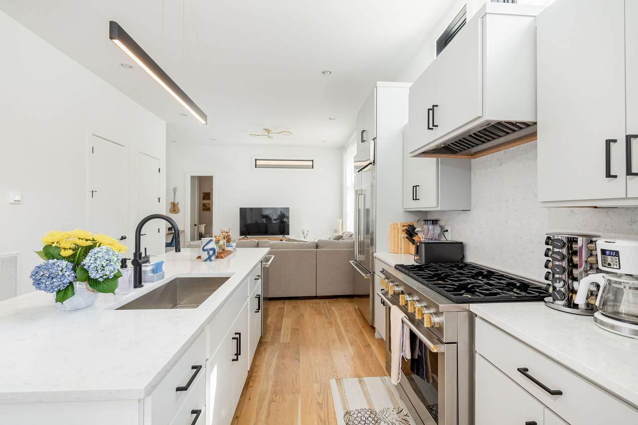 1511 16th Ave - Photo 1