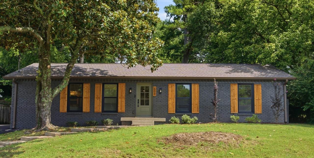 606 Huntington Pkwy - Photo 1