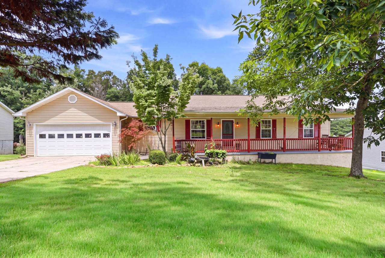 160 Pine Ridge Drive - Photo 1