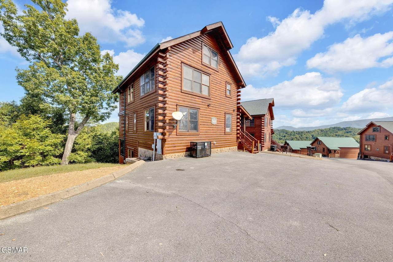 2835 White Oak Ridge Lane - Photo 1