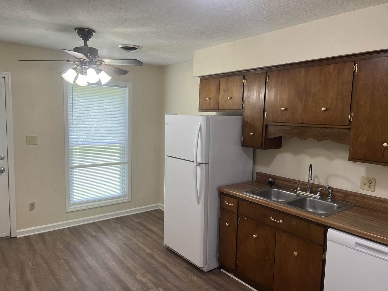 https://bt-photos.global.ssl.fastly.net/nashville/1280_boomver_1_RTC3302259-1.jpg
