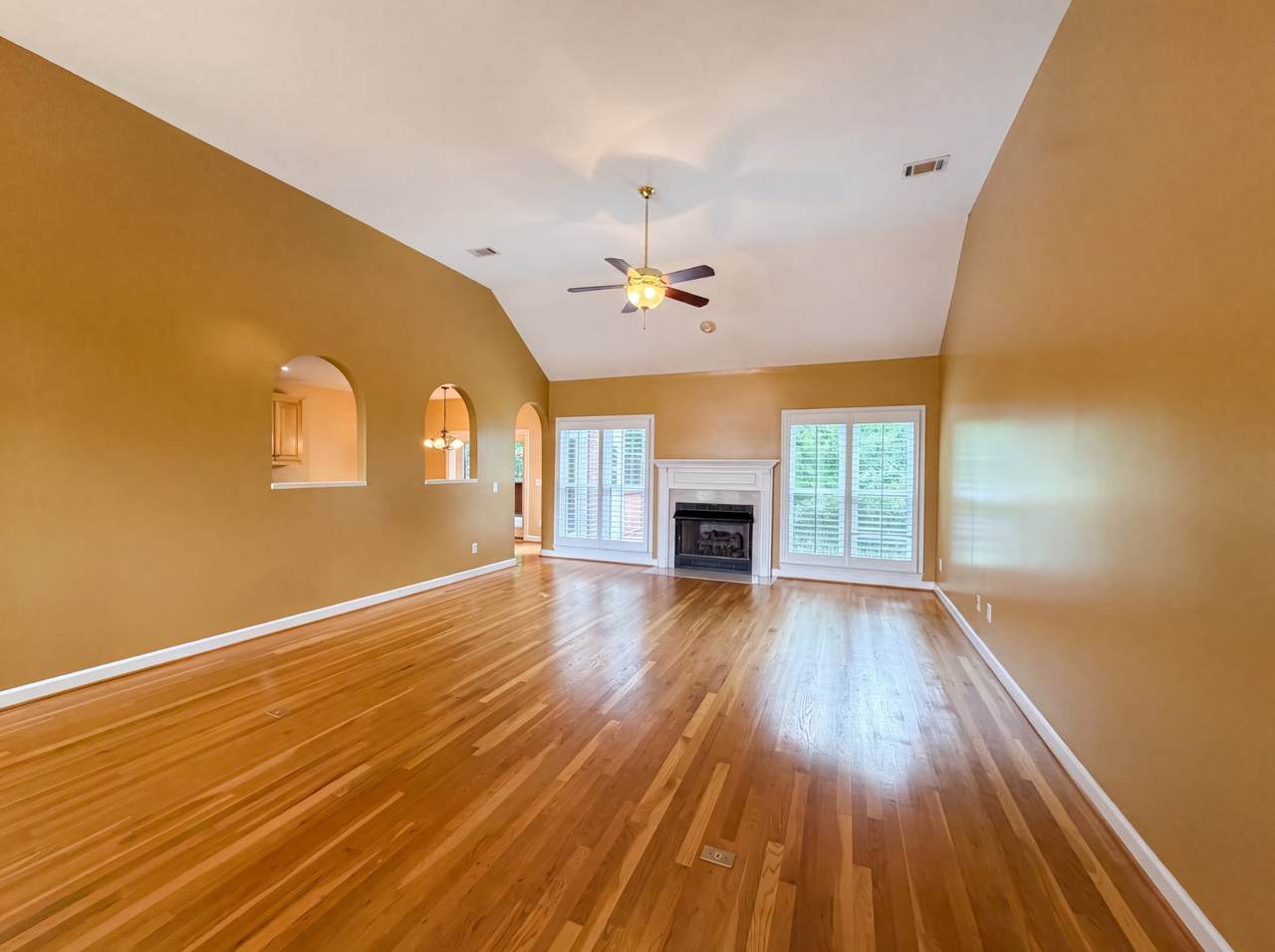https://bt-photos.global.ssl.fastly.net/nashville/1280_boomver_1_RTC3302405-1.jpg