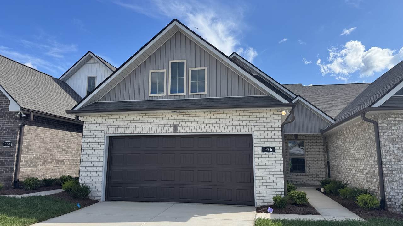 526 W Foxrun - Photo 1