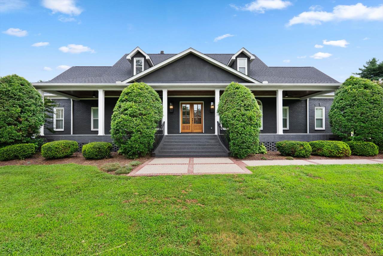 2245 Oakleaf Dr - Photo 1