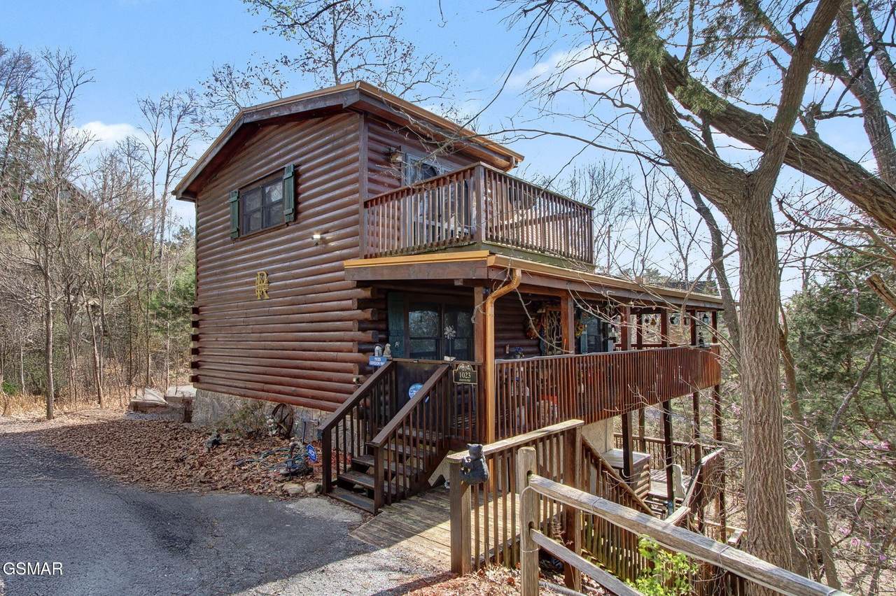 1023 Gordon Way - Photo 1
