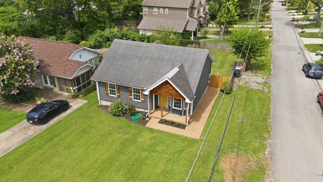 1914 Scott Ave - Photo 1
