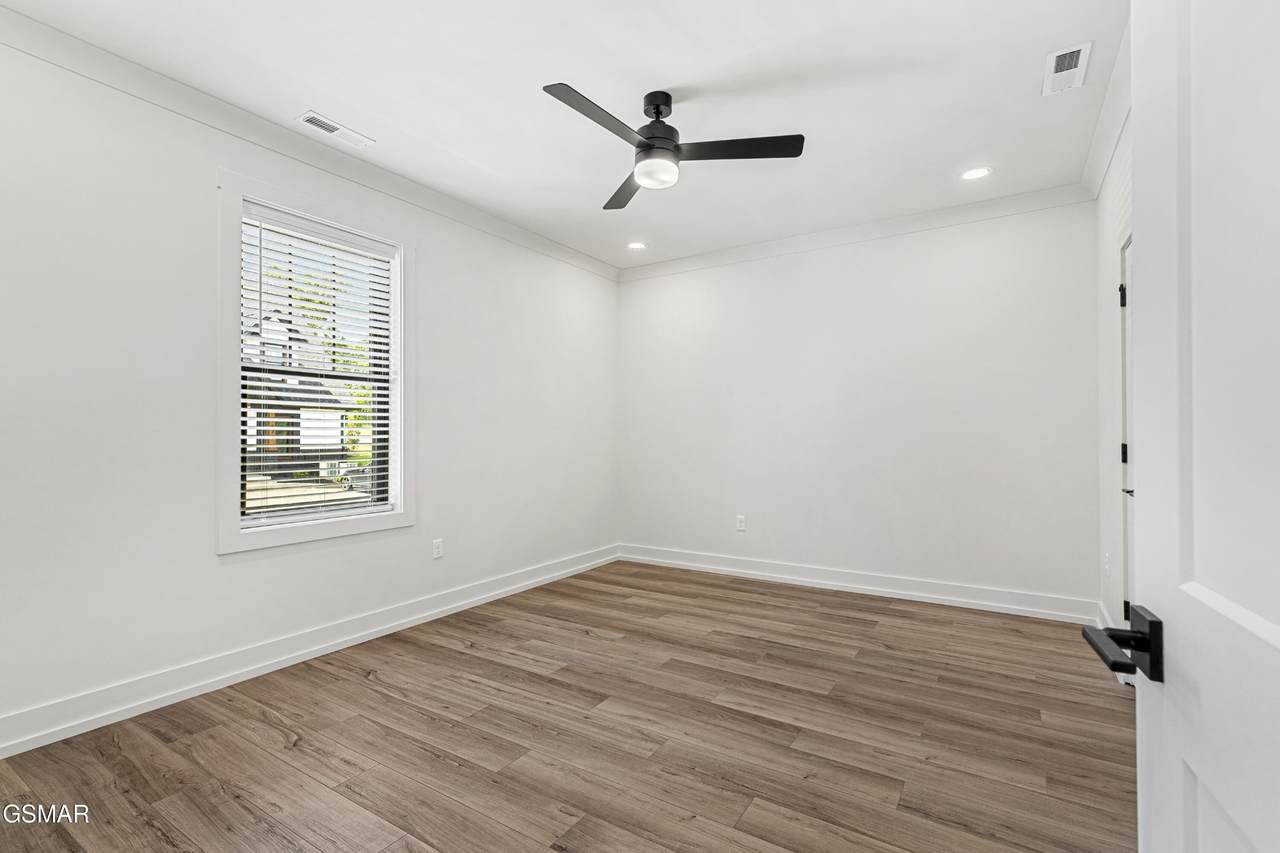 https://bt-photos.global.ssl.fastly.net/nashville/1280_boomver_1_RTC3304041-1.jpg
