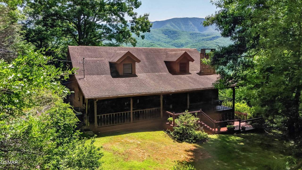 549 Geneva Lane - Photo 1