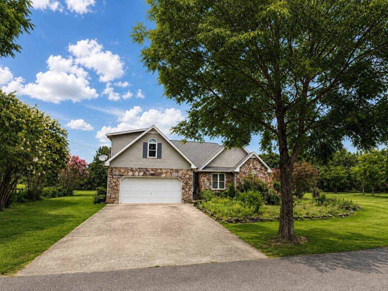 118 Steeplechase Dr - Photo 1